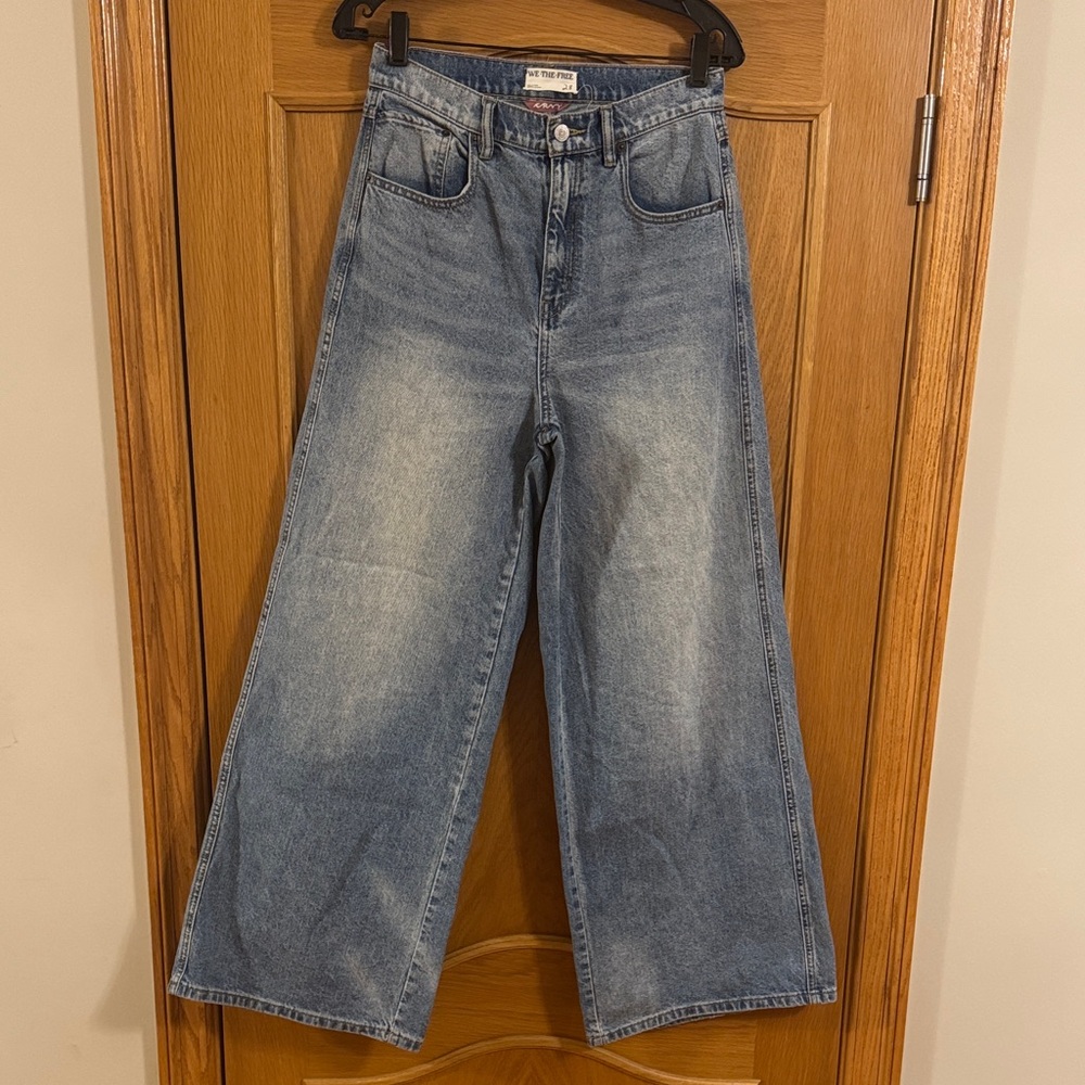 Free People Light Wash Wide Leg Jeans - Picture 4 of 13
